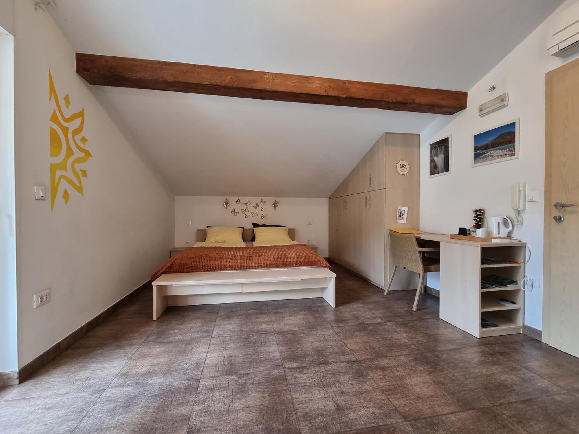 Apartment And Rooms Hisa Sonca Kobarid Bagian luar foto