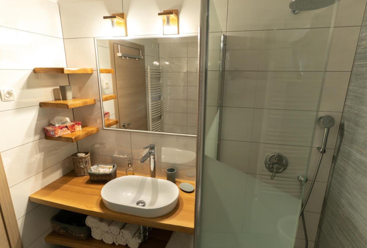 Apartment And Rooms Hisa Sonca Kobarid Bagian luar foto